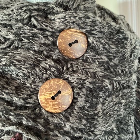 Eclipse Shawl Collar - Picture 2 of 3
